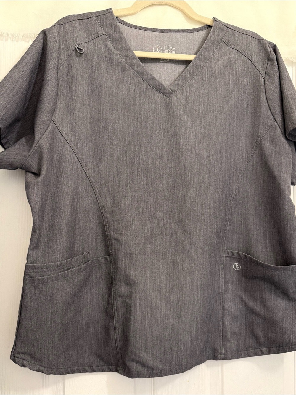 Luxe Supreme by Allheart Women’s Heather Grey Scrub Top Size XL